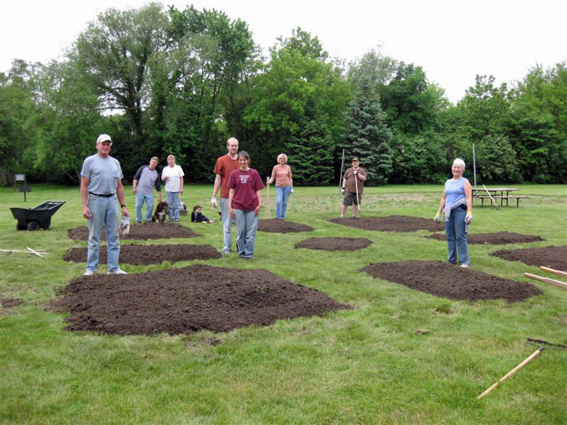 Warrenville Lakes Homeowners Community Garden