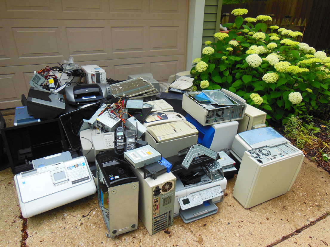How To Have An eWaste Recycling Extravaganza on Your Front Driveway
