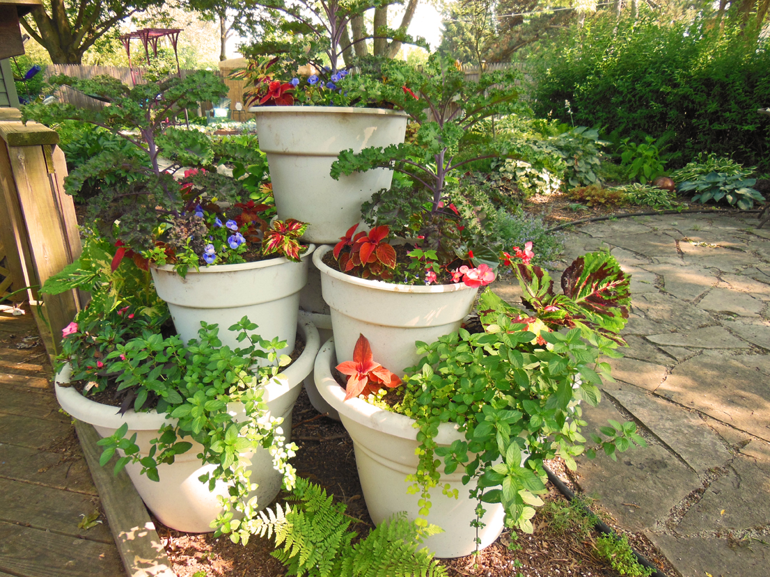 Container Garden Tower Pyramid Vegetables