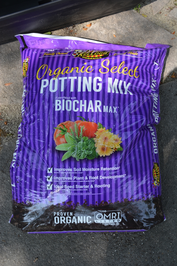 Kellogg Organic Biochar Soil