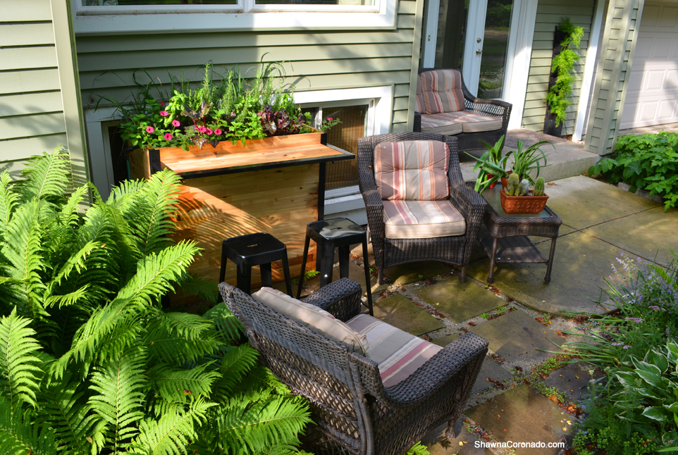 Plant a Bar Top View Garden copyright Shawna Coronado