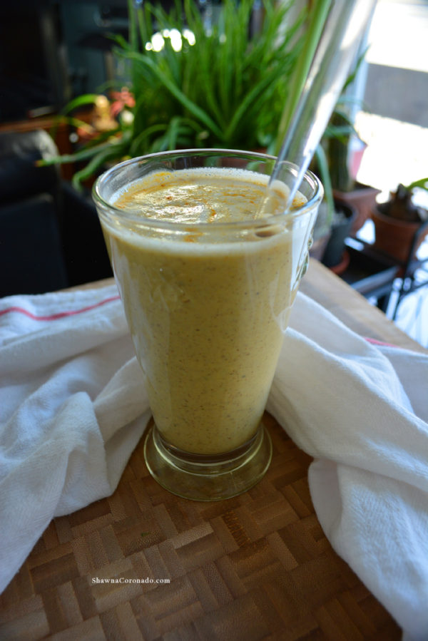 Delicious Pineapple Ginger Almond Milk Smoothie