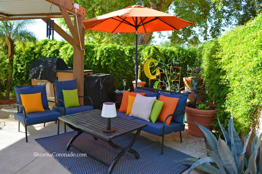 Patio-umbrella-seating-area