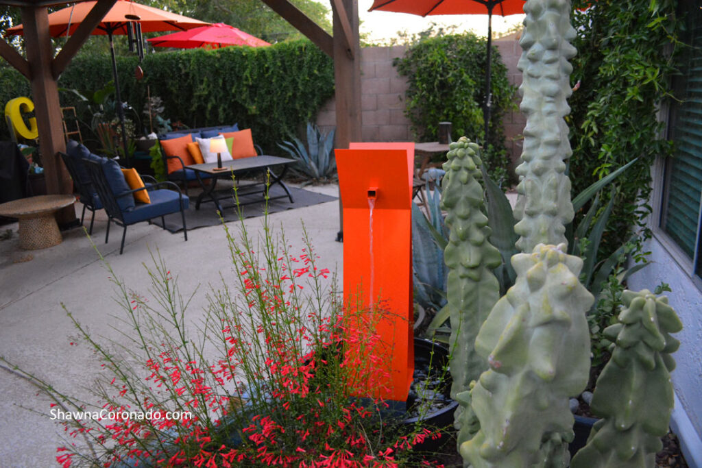 Modern-Fountain-Patio-at-Dusk